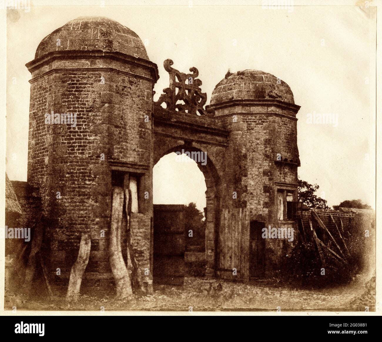 An ancient gate in Dartmouth, England, circa 1850. Photography by Robert Henry Cheney (1800 - 1866) Stock Photo