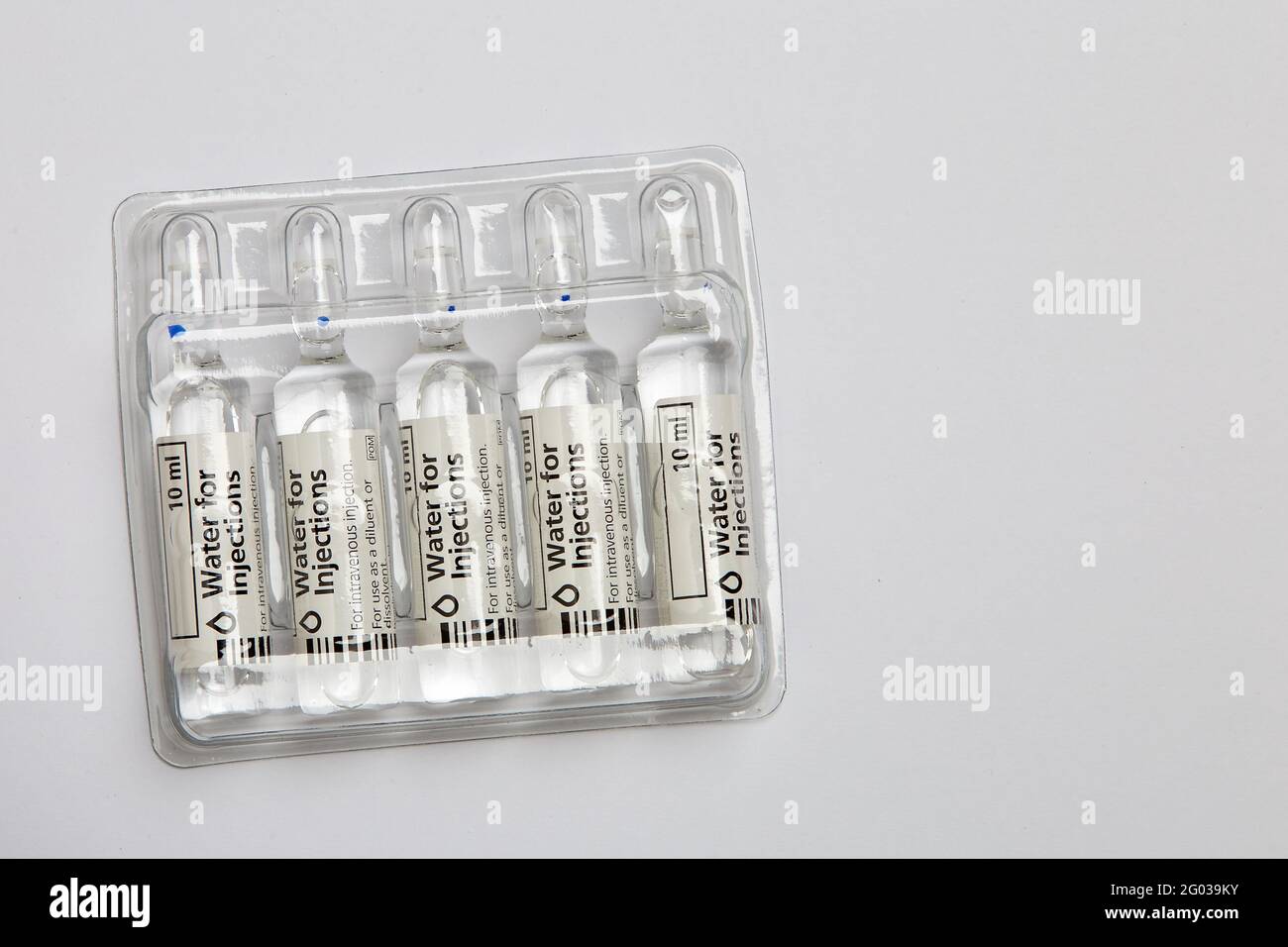 10ml Ampoules of water for intravenous injections Stock Photo Alamy