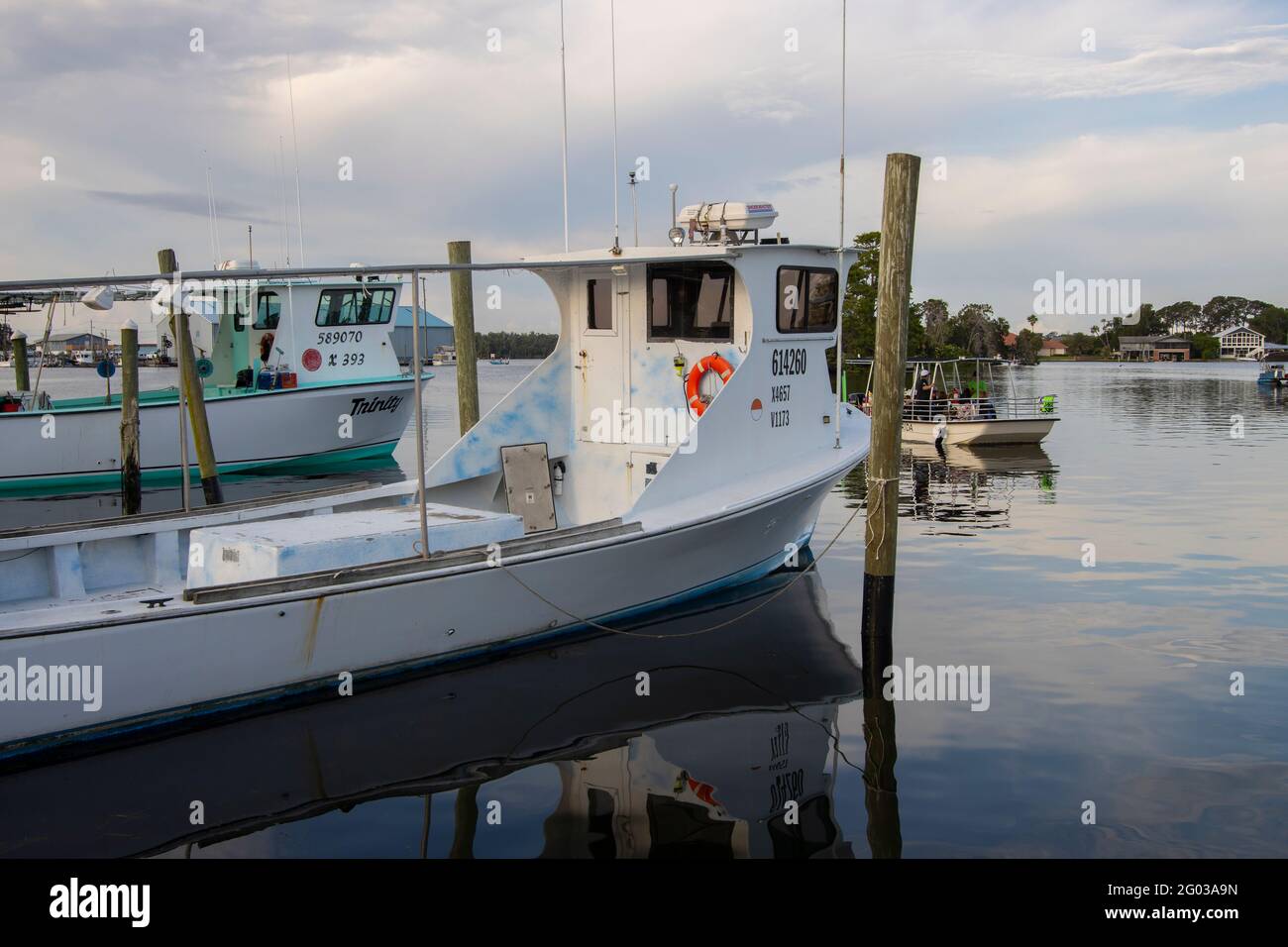 King's Bay Crystal River, Florida Commercial fishing boats on the docks Stock Photo Alamy