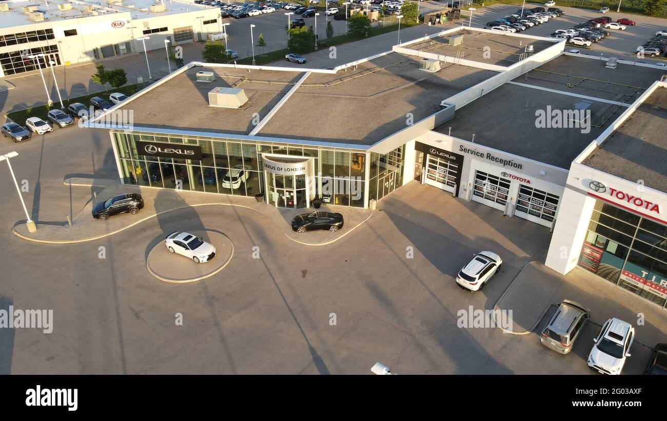 Toyota lexus service hi-res stock photography and images - Alamy