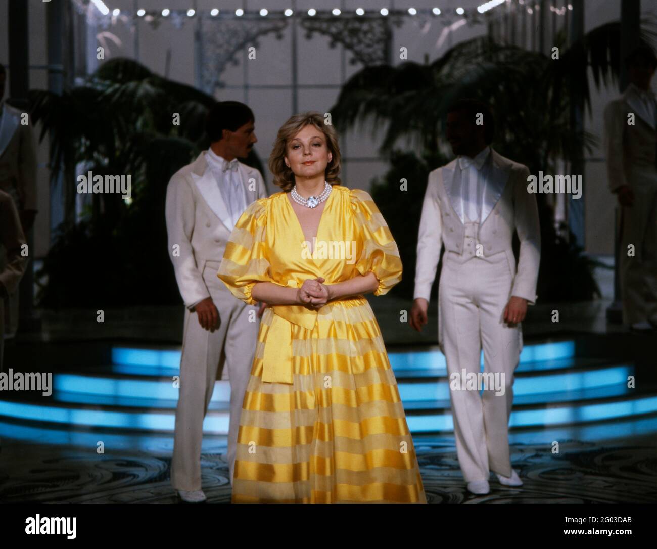 Lucia Popp, slowakische Opernsängerin, Sopranistin, Auftrit im Fernsehen, 1985. Lucia Popp, Slovakian Opera singer, soprano, TV performance, 1985. Stock Photo