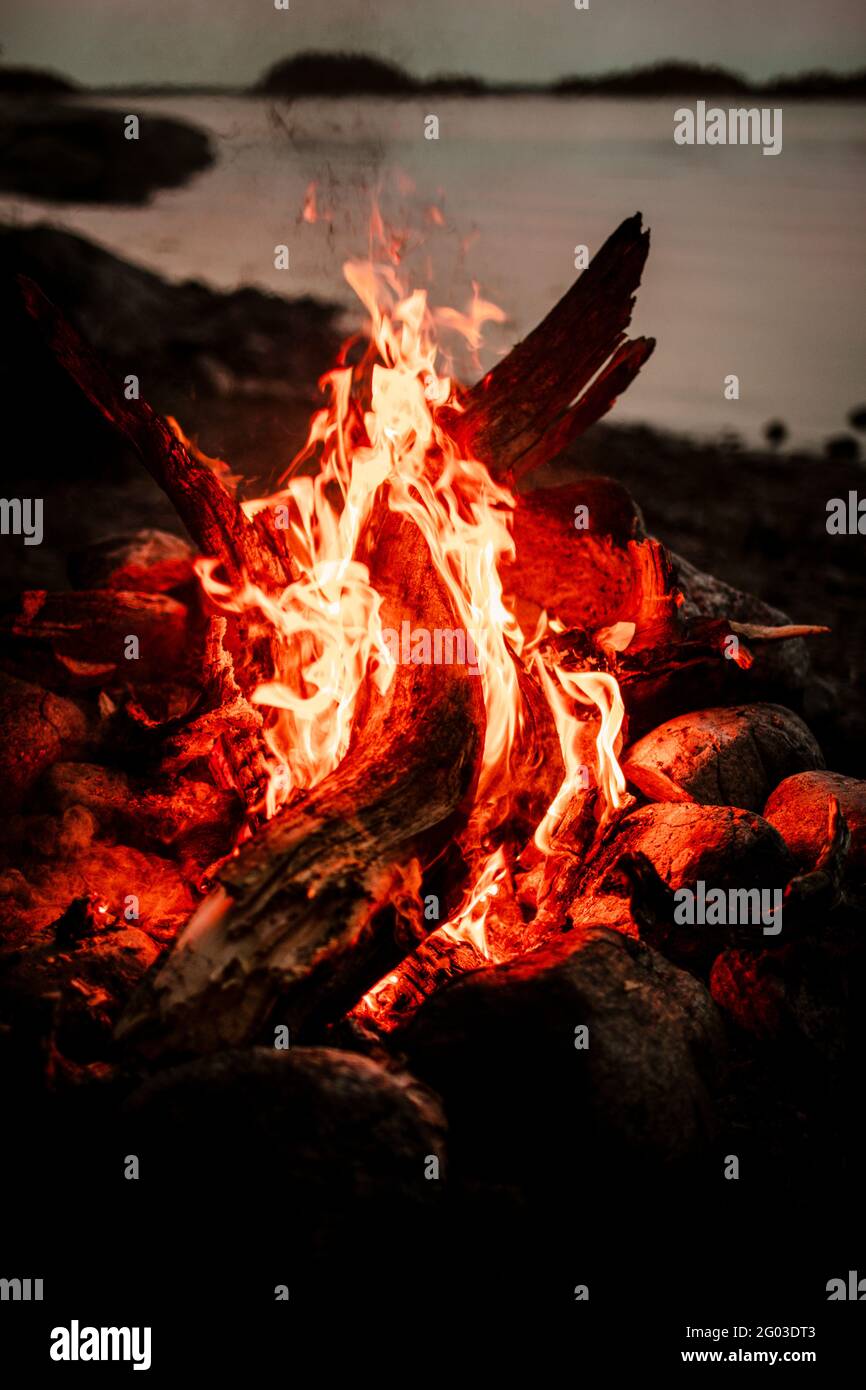 Burning firewood hi-res stock photography and images - Alamy
