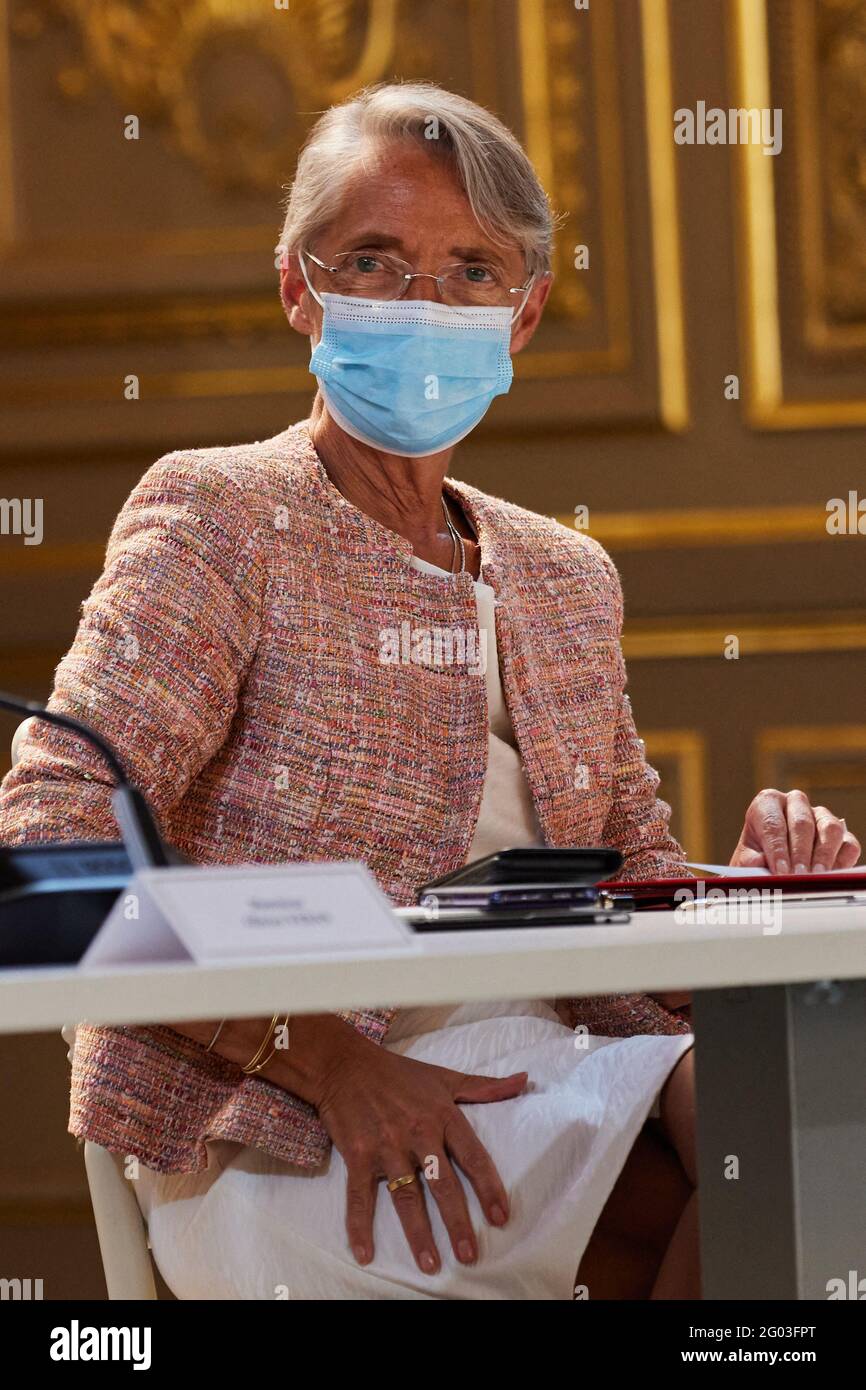 Elisabeth Borne, ministre du Travail, de l'Emploi et de l'Insertion ...