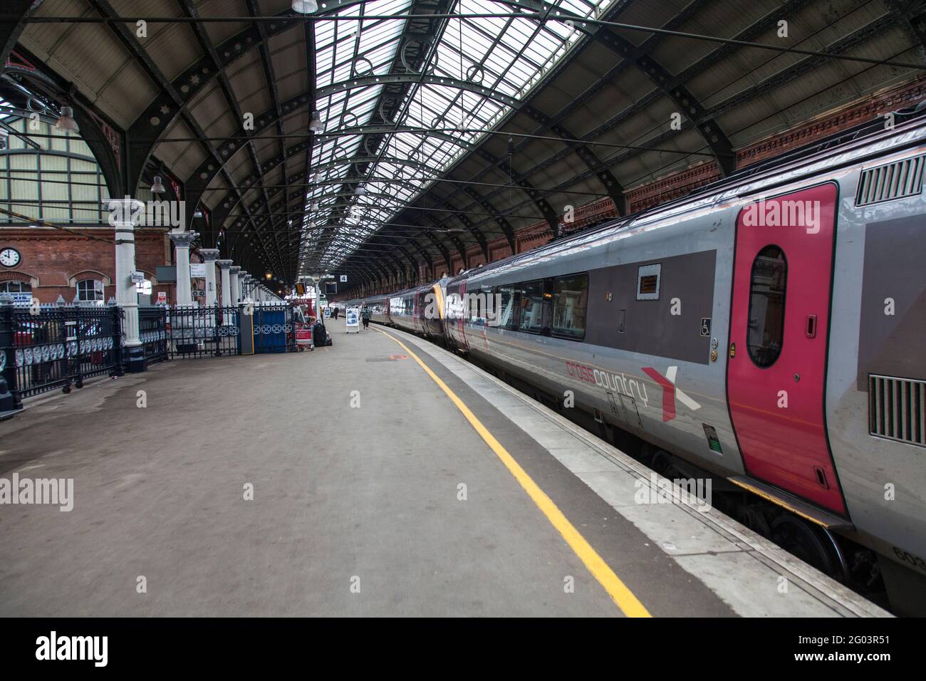 a-view-of-the-platform-at-darlington-railway-station-england-uk-with-a
