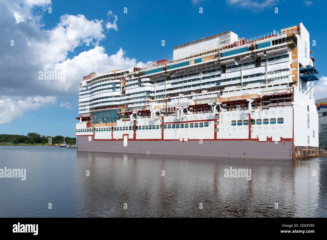 New construction of the AIDAcosma, construction status 22.07.2020. Floating part of the AIDAcosma in the shipyard harbour of Meyer Werft, Papenburg, L Stock Photo