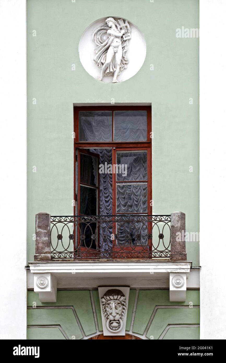 Stucco molding hi-res stock photography and images - Page 2 - Alamy