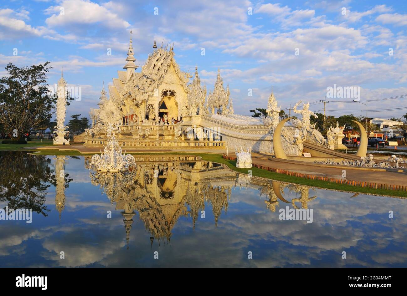 The white temple or Wat Rong Khun, Chiang Rai, Thailand Stock Photo - Alamy