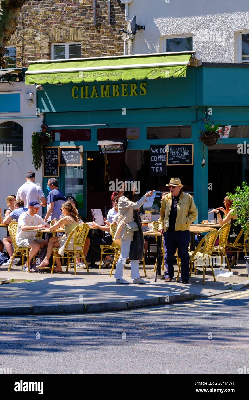 Shops and cafes, Lauriston Road, London, United Kingdom Stock Photo Alamy