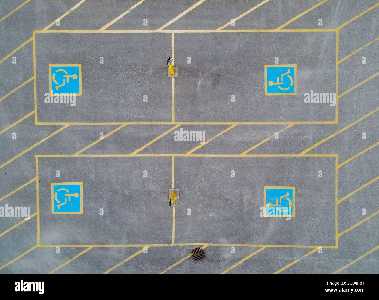 Wheelchair accessible vehicle hires stock photography and images Alamy