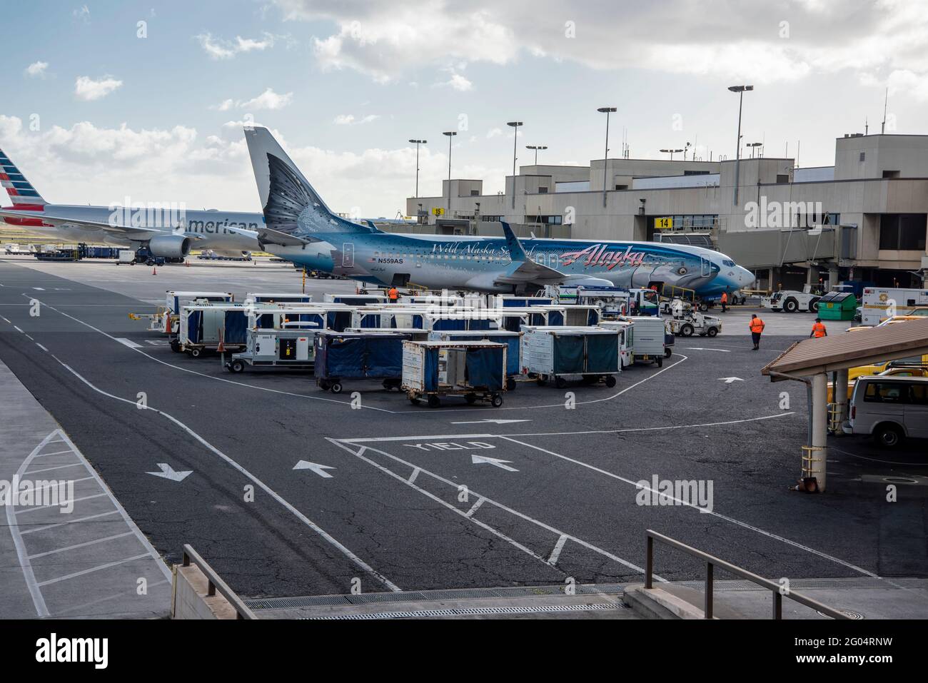 Airport busy usa hires stock photography and images Alamy