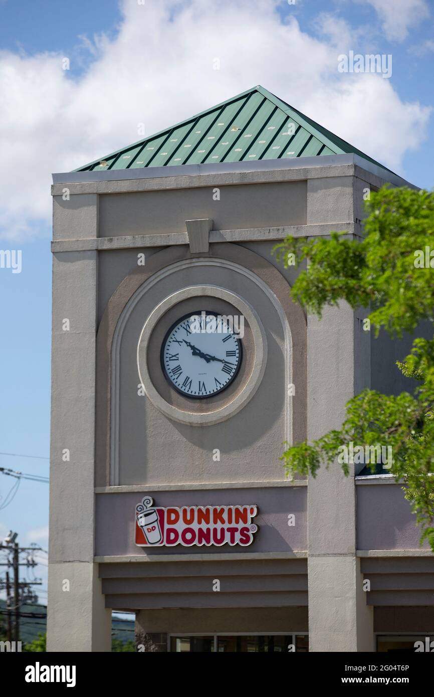 A Dunkin' Donuts in a shopping mall in New Jersey Stock Photo Alamy