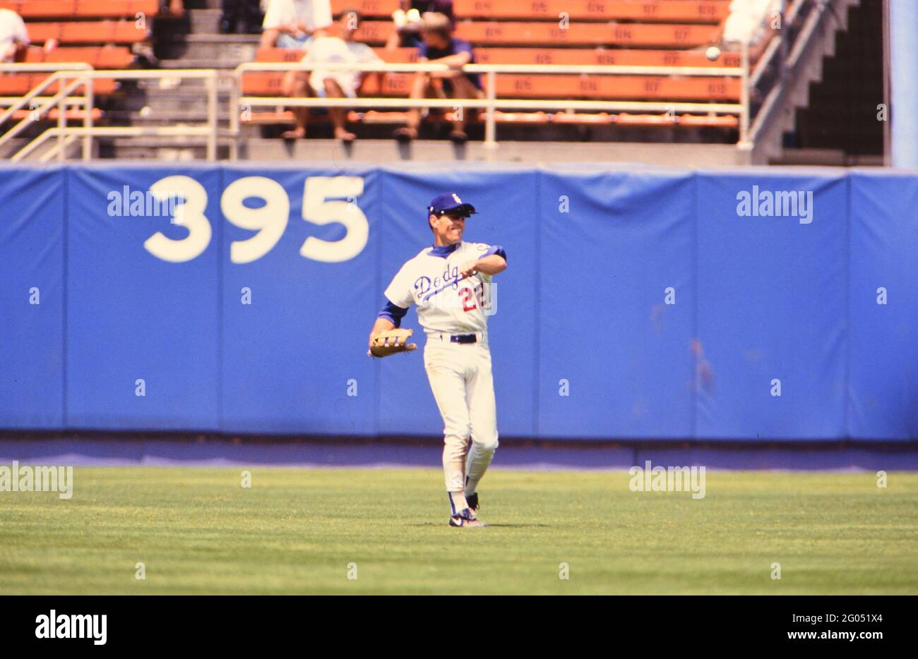 Los Angeles Dodgers outfielder Brett Butler stealing second base -- Please  credit photographer Kirk Schlea Stock Photo - Alamy