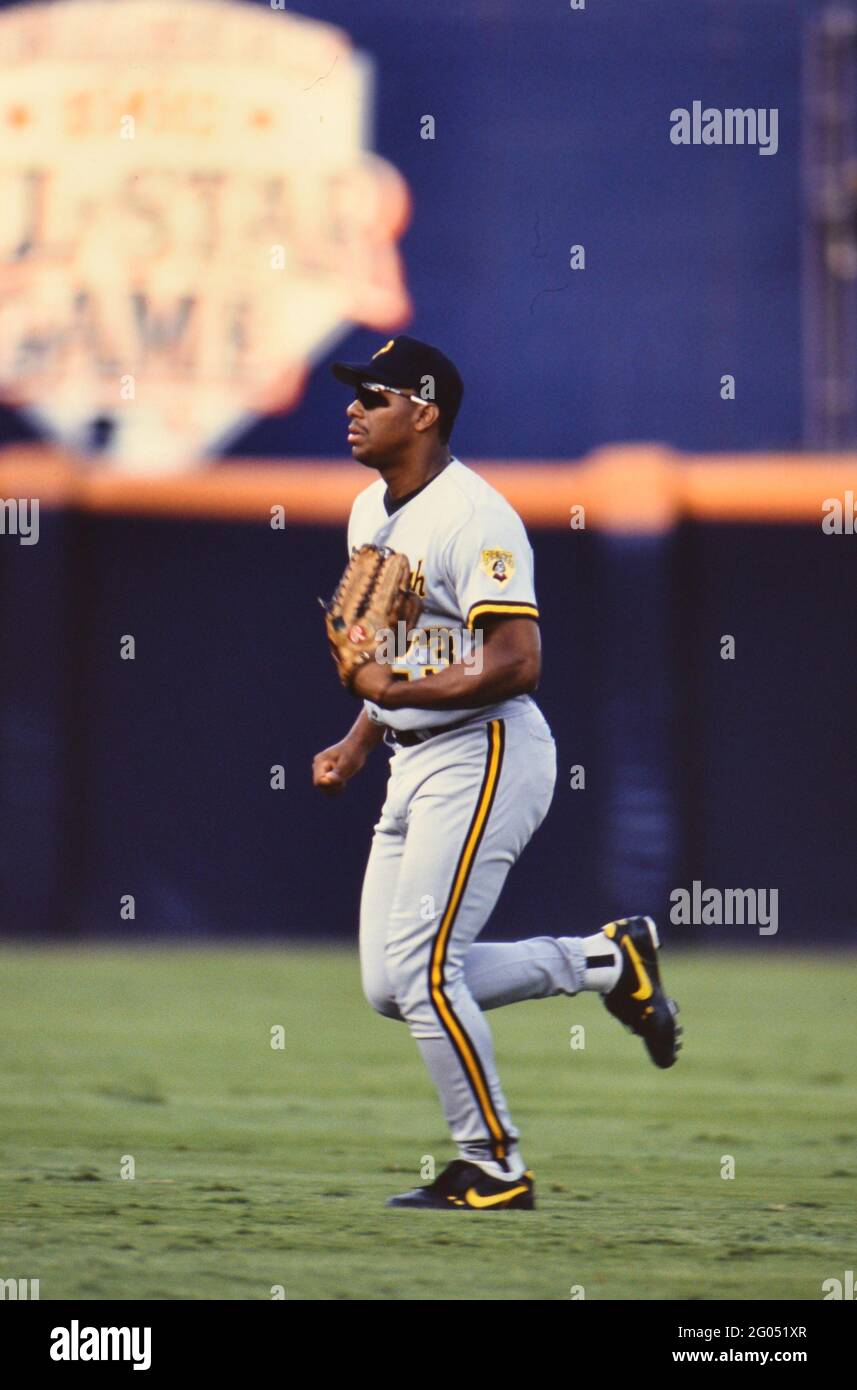 Pittsburgh Pirates outfielder Bobby Bonilla -- Please credit