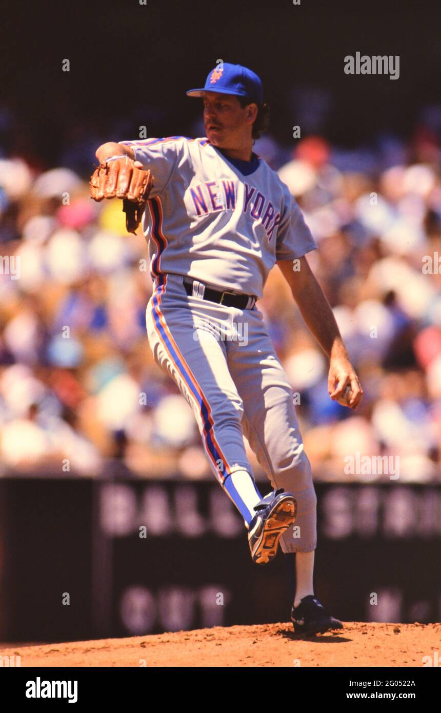 New York Mets Keith Hernandez batting at the spring training baseball  facility in Port St. Lucie, Florida on March 12, 1989 Stock Photo - Alamy