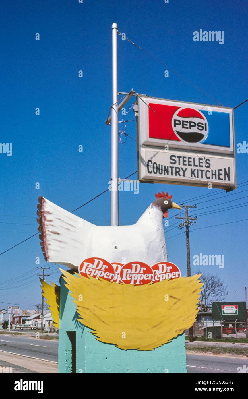 1970s America -  Steele's Country Kitchen sign, Pensacola, Florida 1979 Stock Photo