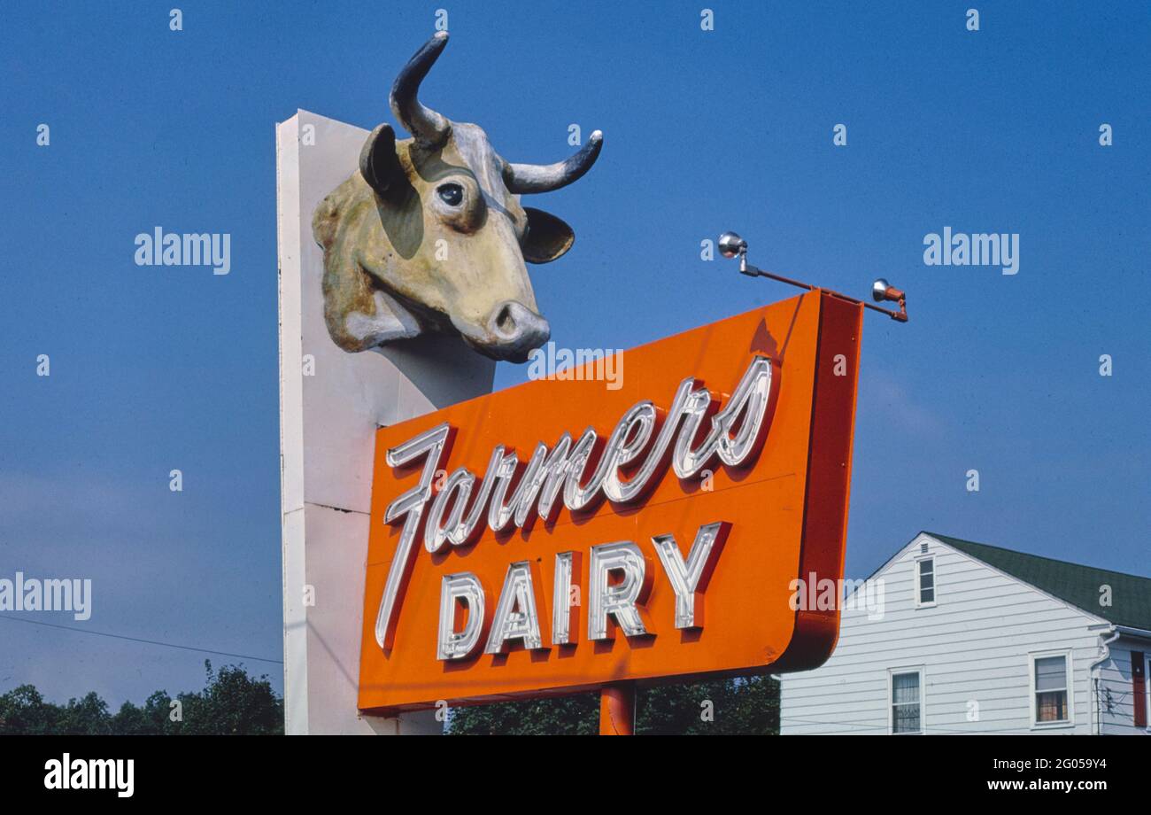 1980s America -  Farmer's Dairy sign, Hazleton, Pennsylvania 1984 Stock Photo