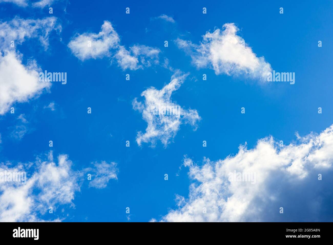 Dramatic blue sky with white cloud and clouds background Stock Photo ...
