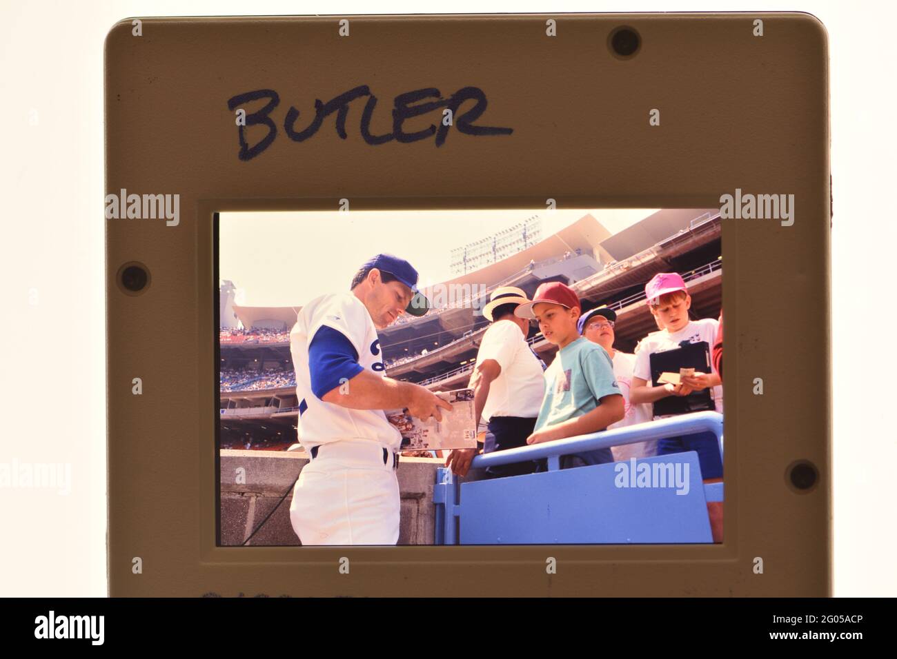 Baseball player signing autographs hires stock photography and images Alamy