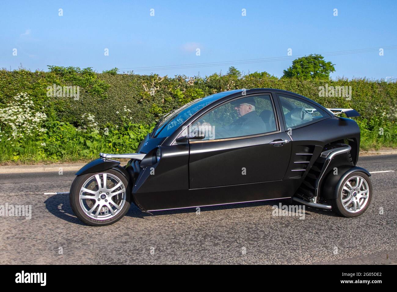 2007 black Carver One Trike, 659cc petrol motorcycle Persu Mobility