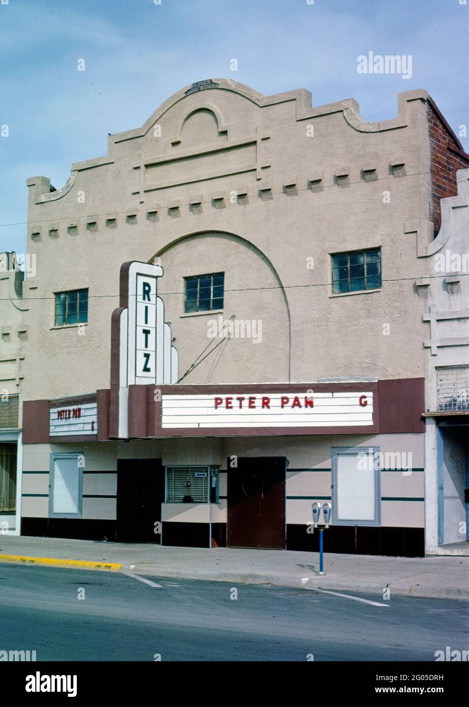 1970s America - Ritz Theater, Council Grove, Kansas 1977 Stock Photo ...