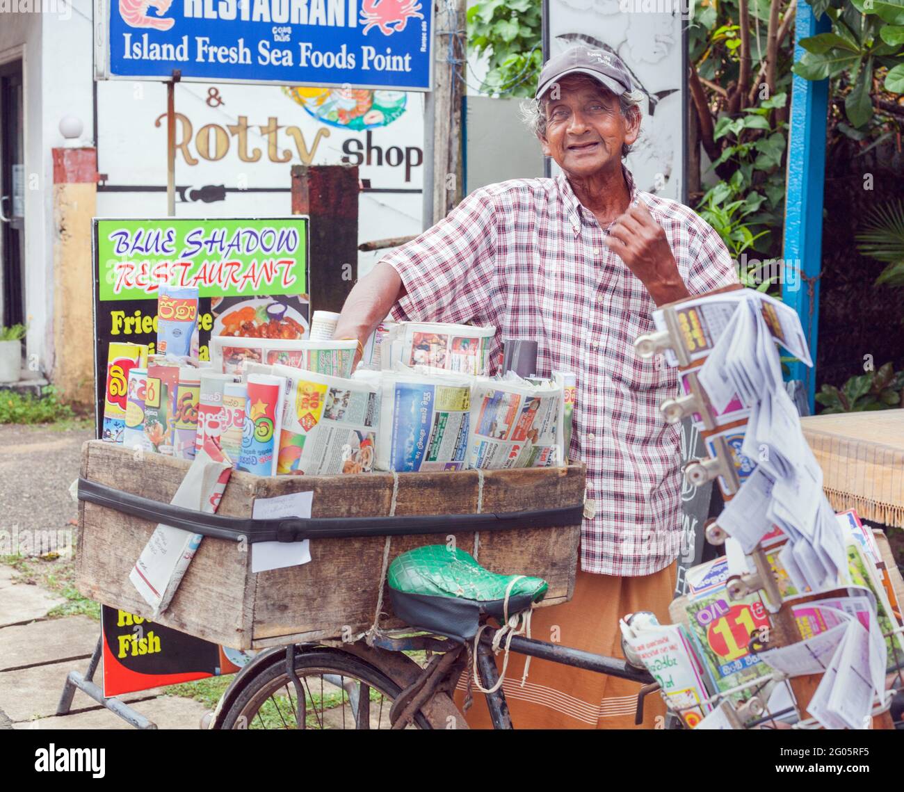 Newspaper Delivery Man High Resolution Stock Photography and Images Alamy