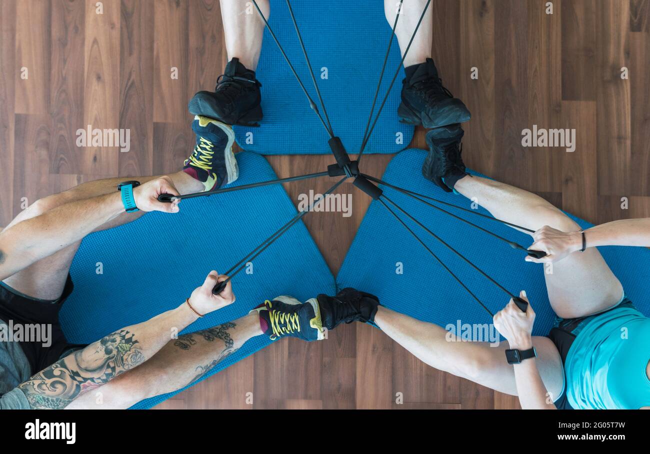 People pulling cords hires stock photography and images Alamy