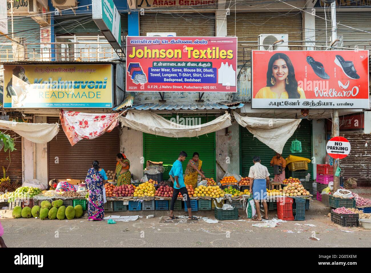 Fruit veg shop store stall hires stock photography and images Alamy