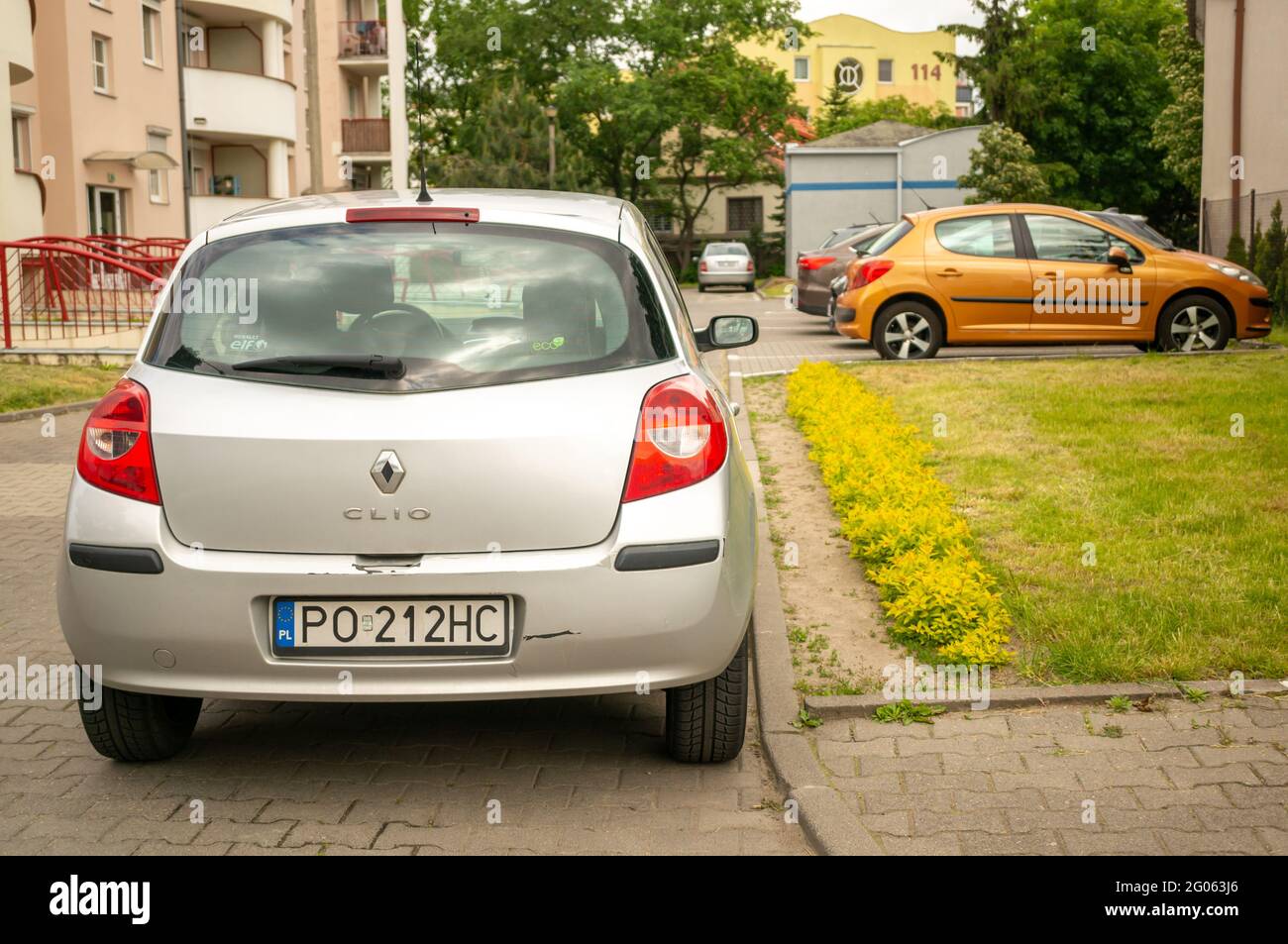 Renault clio back hi-res stock photography and images - Alamy