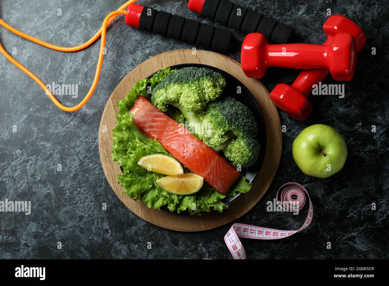 Black athlete eating healthy hi-res stock photography and images - Alamy