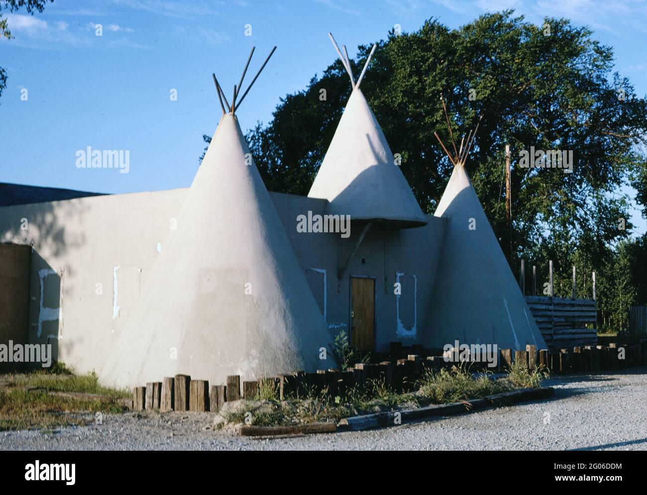 1980s America - Teepee store, Lawrence, Kansas 1980 Stock Photo - Alamy