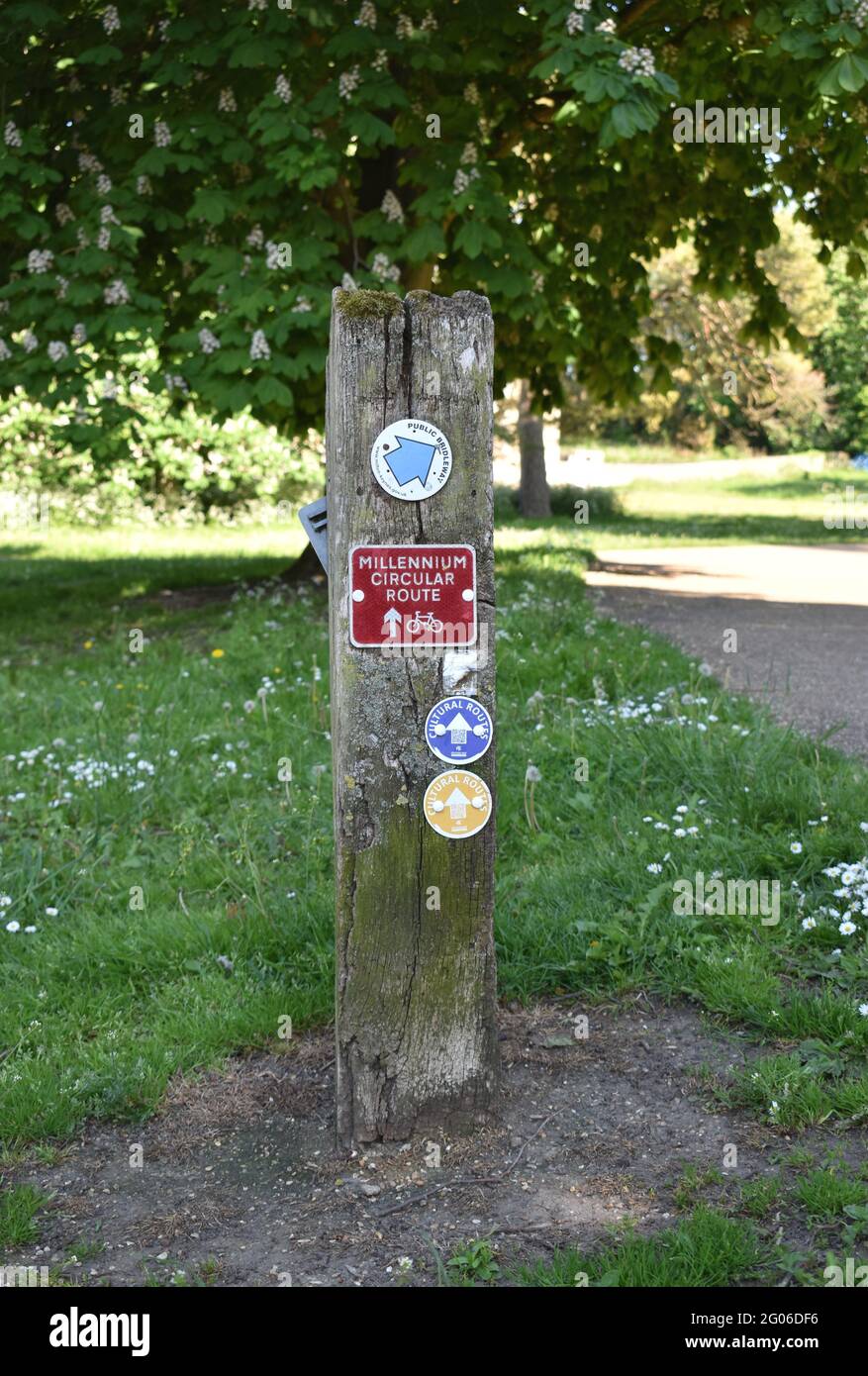 Way marker on the Millennium Circular Route in Milton Keynes. Stock Photo