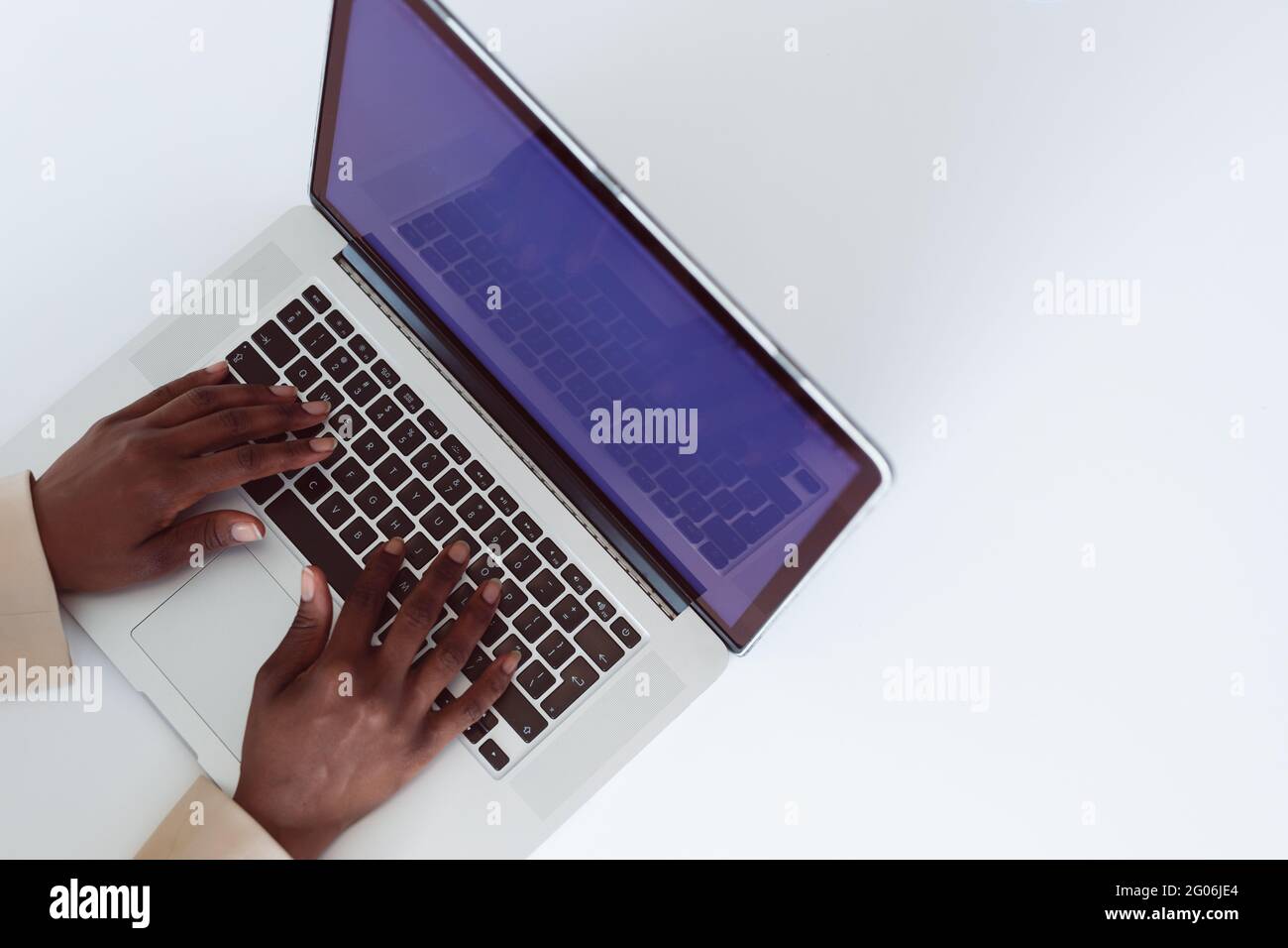 African american laptop screen hi-res stock photography and images - Alamy