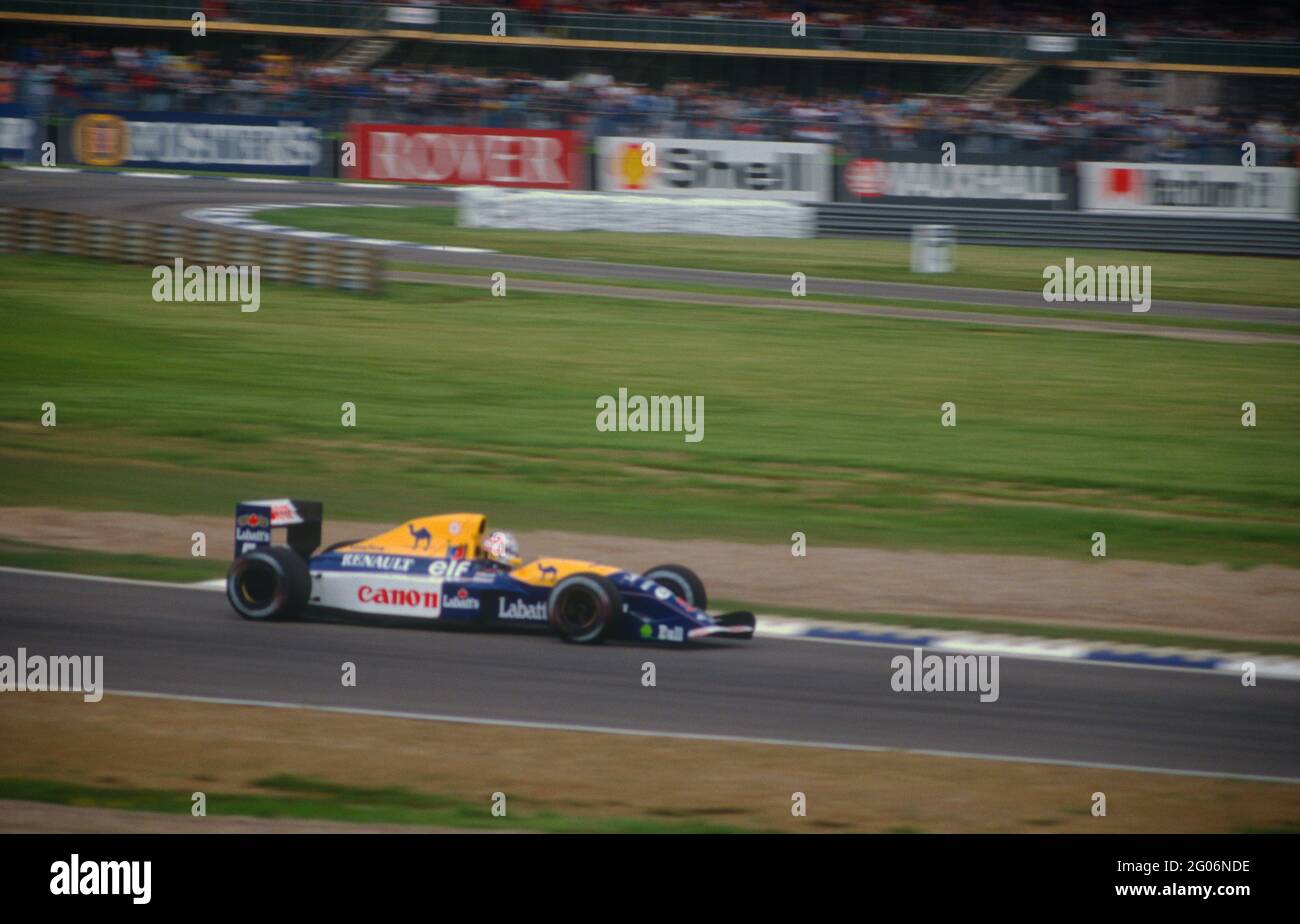 Nigel Mansell at speed in the WIlliams FW14 during practice for the