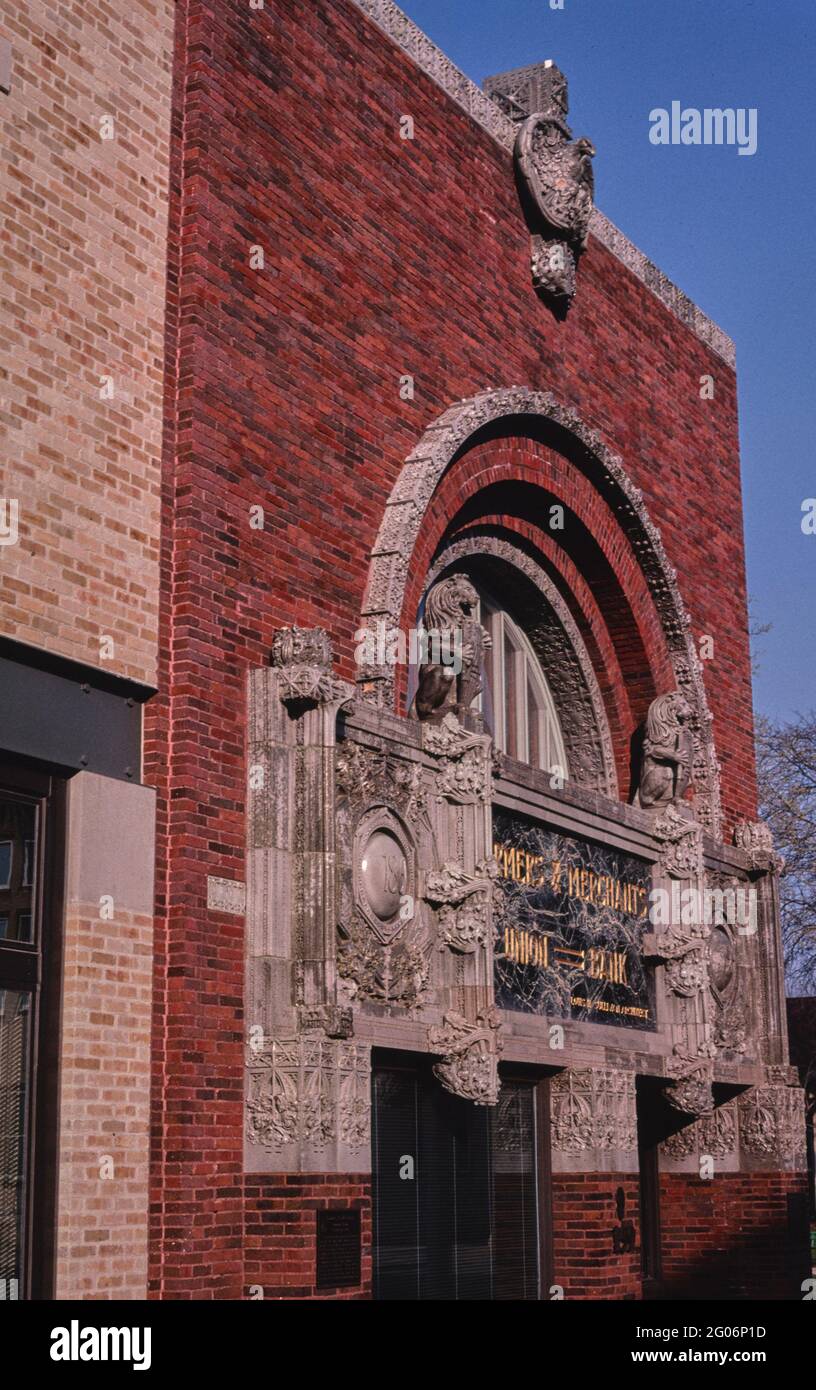 Fennimore Cheese Shop, Igor the Mouse statue, Route 61, Fennimore,  Wisconsin Stock Photo - Alamy