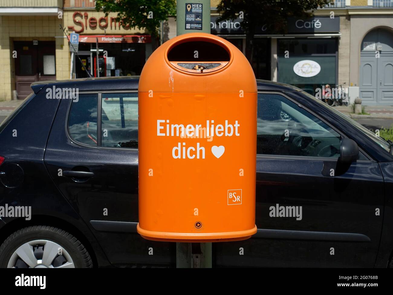 Rubbish bin, bucket loves you, funny slogan, Berlin Stock Photo