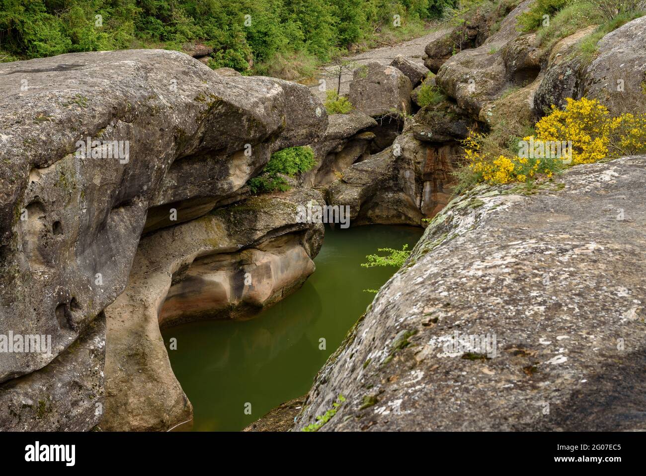 Rocky strait of Gola de les Heures in the Riera de Merlès river (Berguedà, Barcelona, Catalonia, Spain) ESP: Estrecho rocoso de la Gola de les Heures Stock Photo