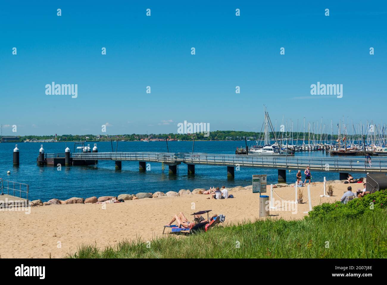 An der Kieler Förde an der Ostsee befinden sich mehrere Strände, die ...