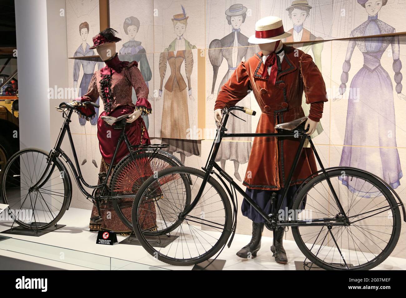 Traditional cycling clothing sales
