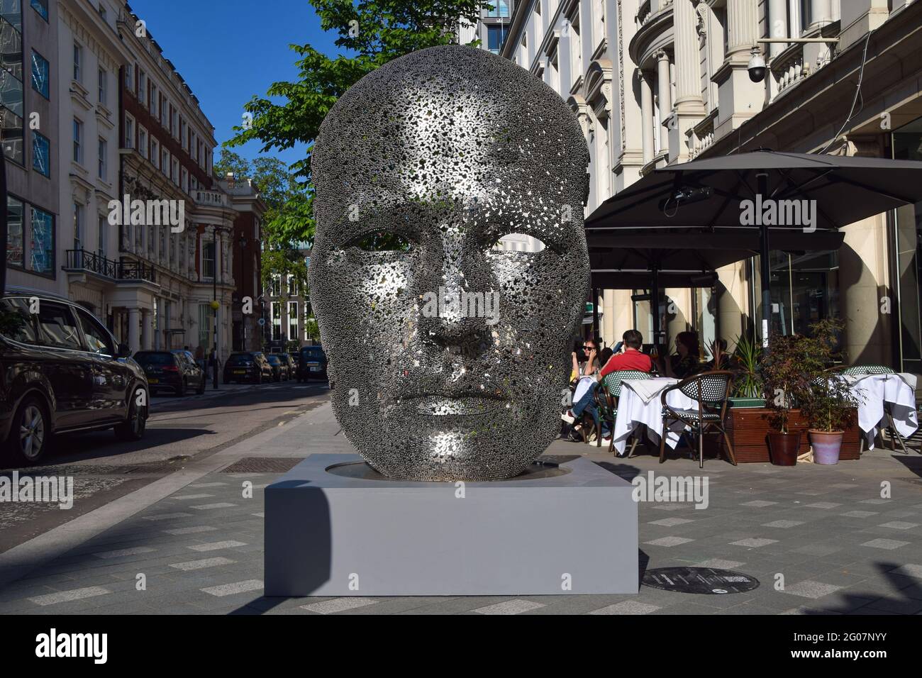 London United Kingdom 1st June 21 Meditation 626 By Seo Young Deok 18 In Bond Street The Mayfair Sculpture Trail Is An Outdoor Exhibition In Central London S Mayfair Area Which Showcases New Sculptures