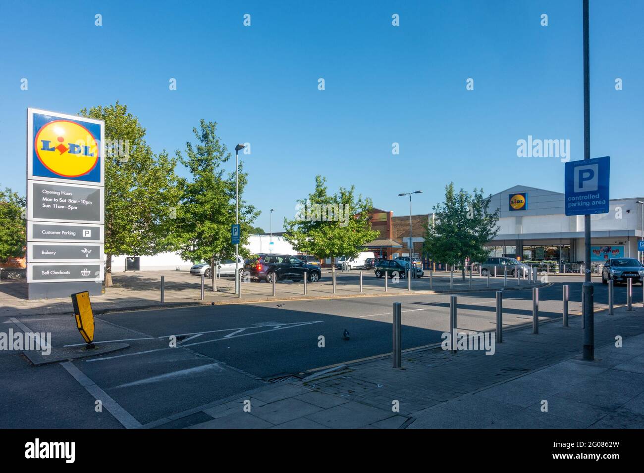 The Lidl supermarket and car park in Hanwell, London, UK Stock Photo
