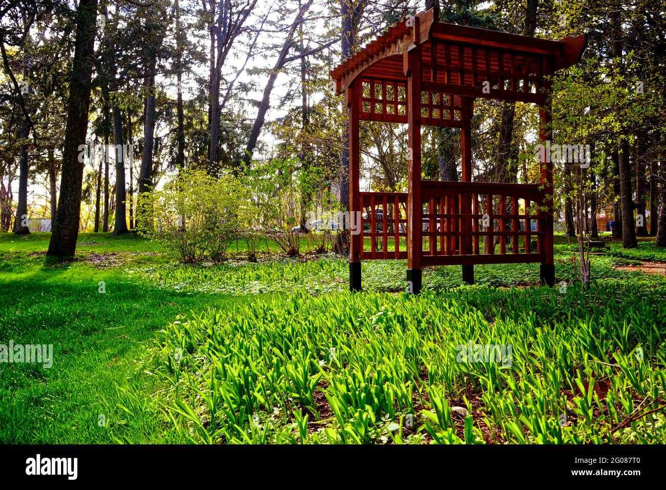 Gazebo in public park hi-res stock photography and images - Alamy