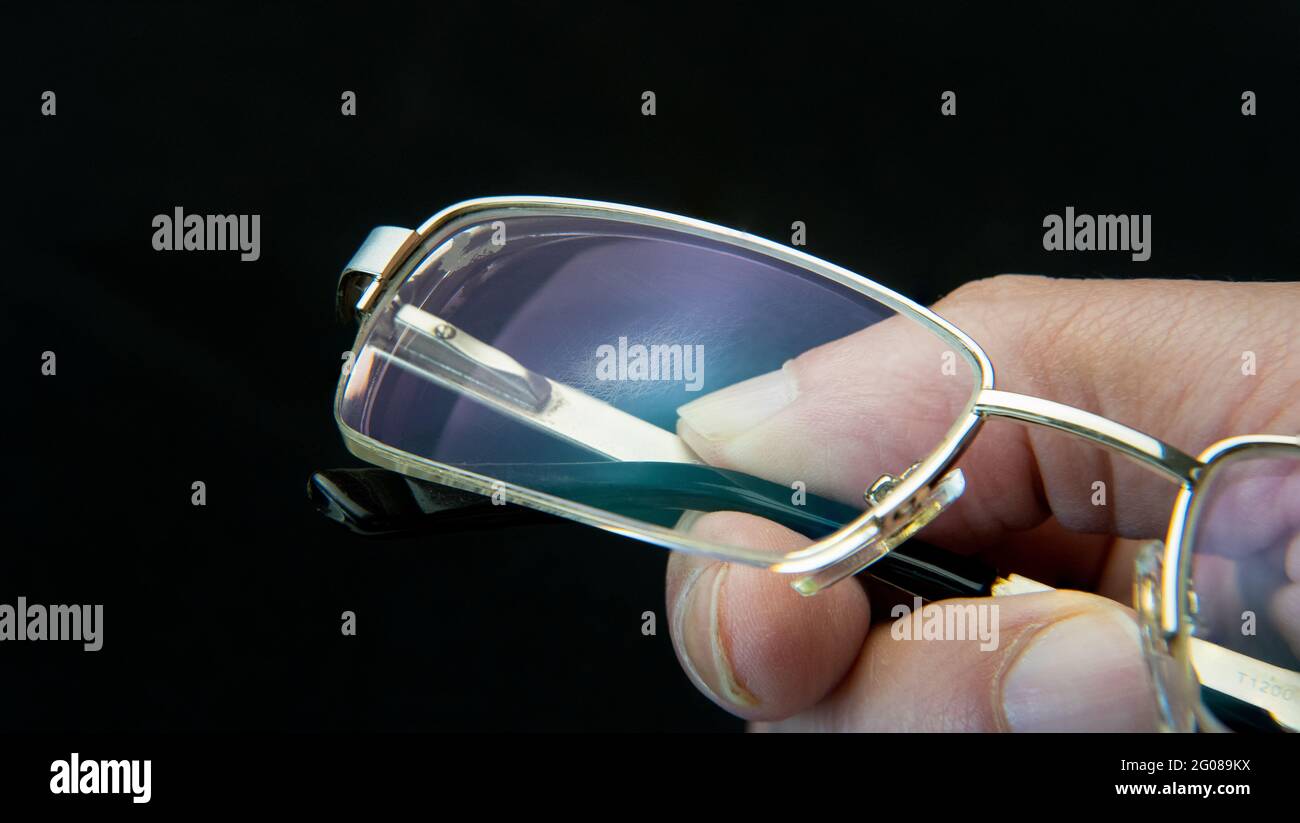 A sample of the glasses damage with the scratches on the lens surface