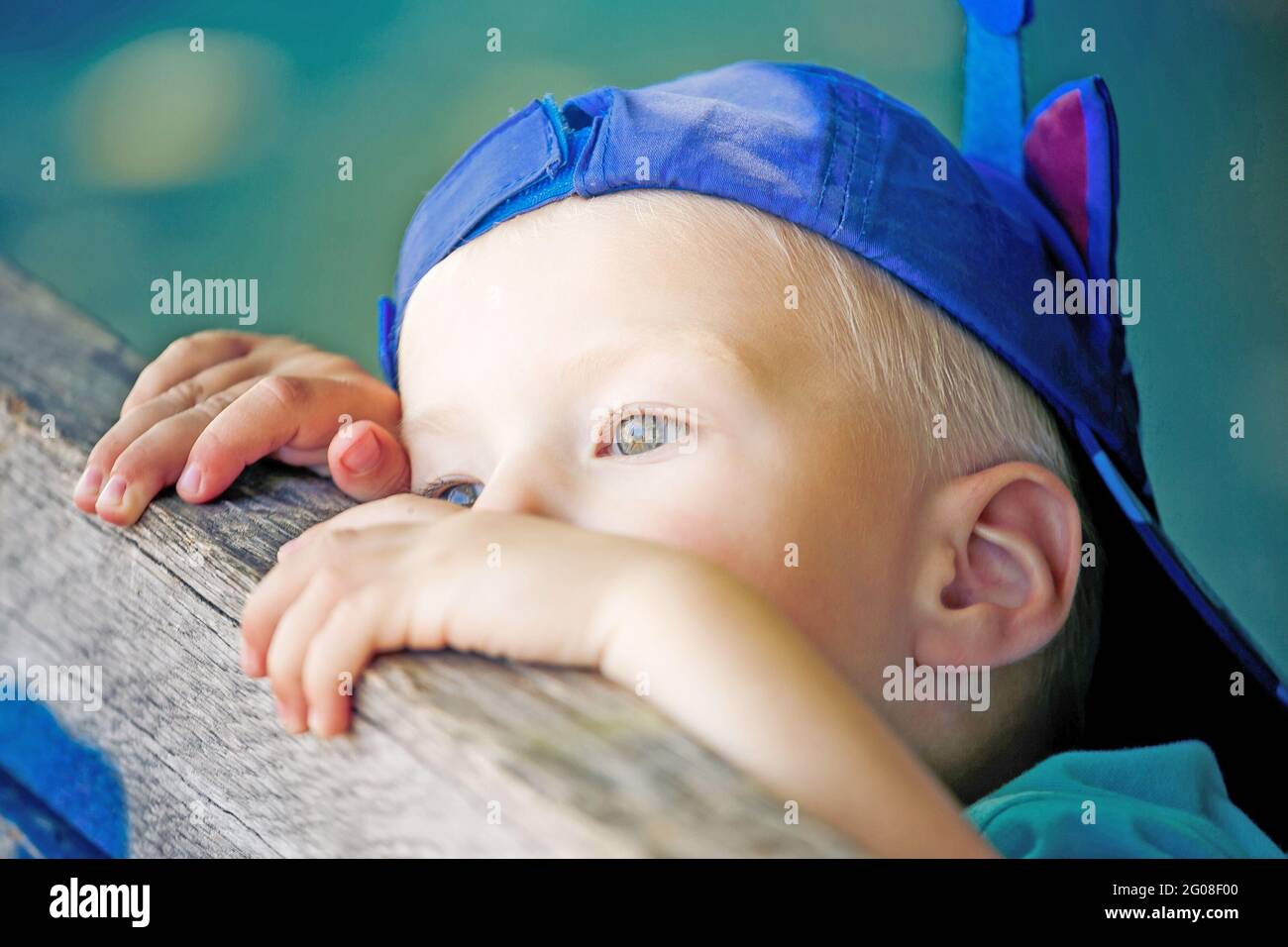 Boy wearing baseball cap hi-res stock photography and images - Alamy