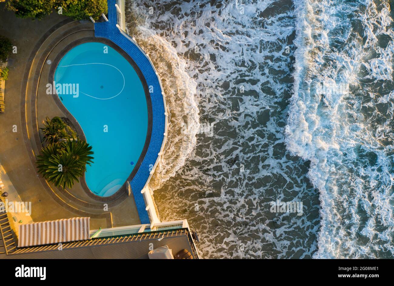 San Diego, California, USA. 27th May, 2021. Ocean waves crash against a