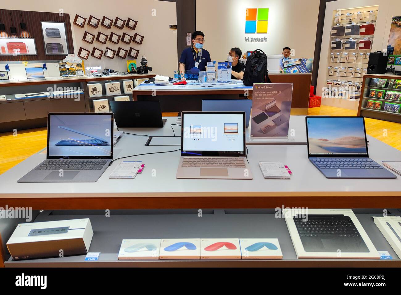 SHANGHAI, CHINA - JUNE 1, 2021 - A Microsoft store selling laptop computers  and other products at the Lujiazui Center in Shanghai, China, June 1, 2021.  (Photo by Wang Gang / Costfoto/Sipa USA Stock Photo - Alamy