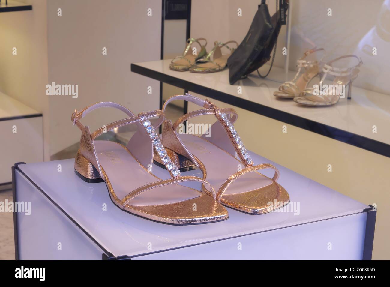 SHOES ON DISPLAY AT LORIBLU BOUTIQUE IN SPAGNA SQUARE Stock Photo - Alamy