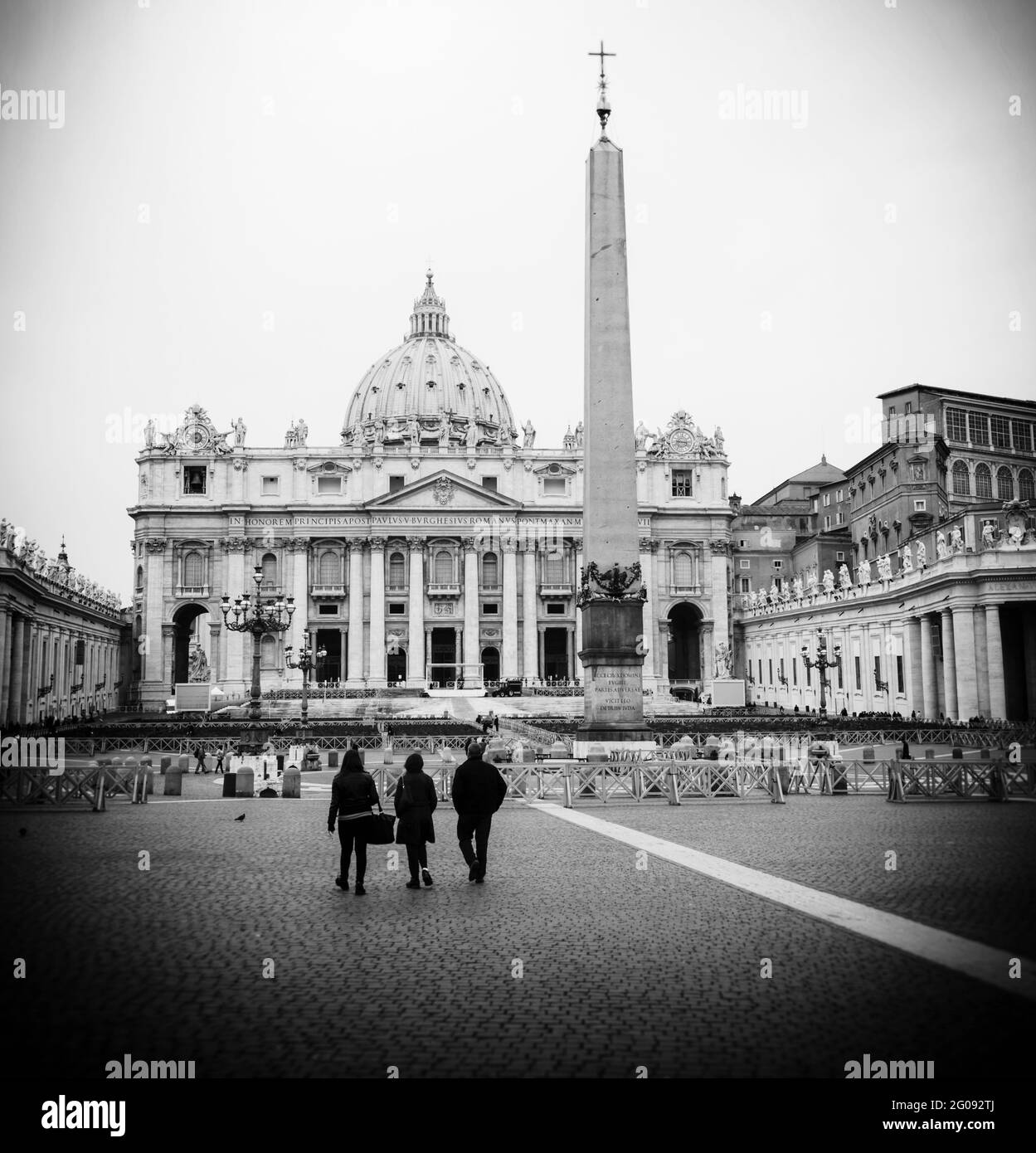 Rome, Italy.  St Peter's Basilica seen across St Peter's Square.  The historic centre of Rome is a UNESCO World Heritage Site. Stock Photo