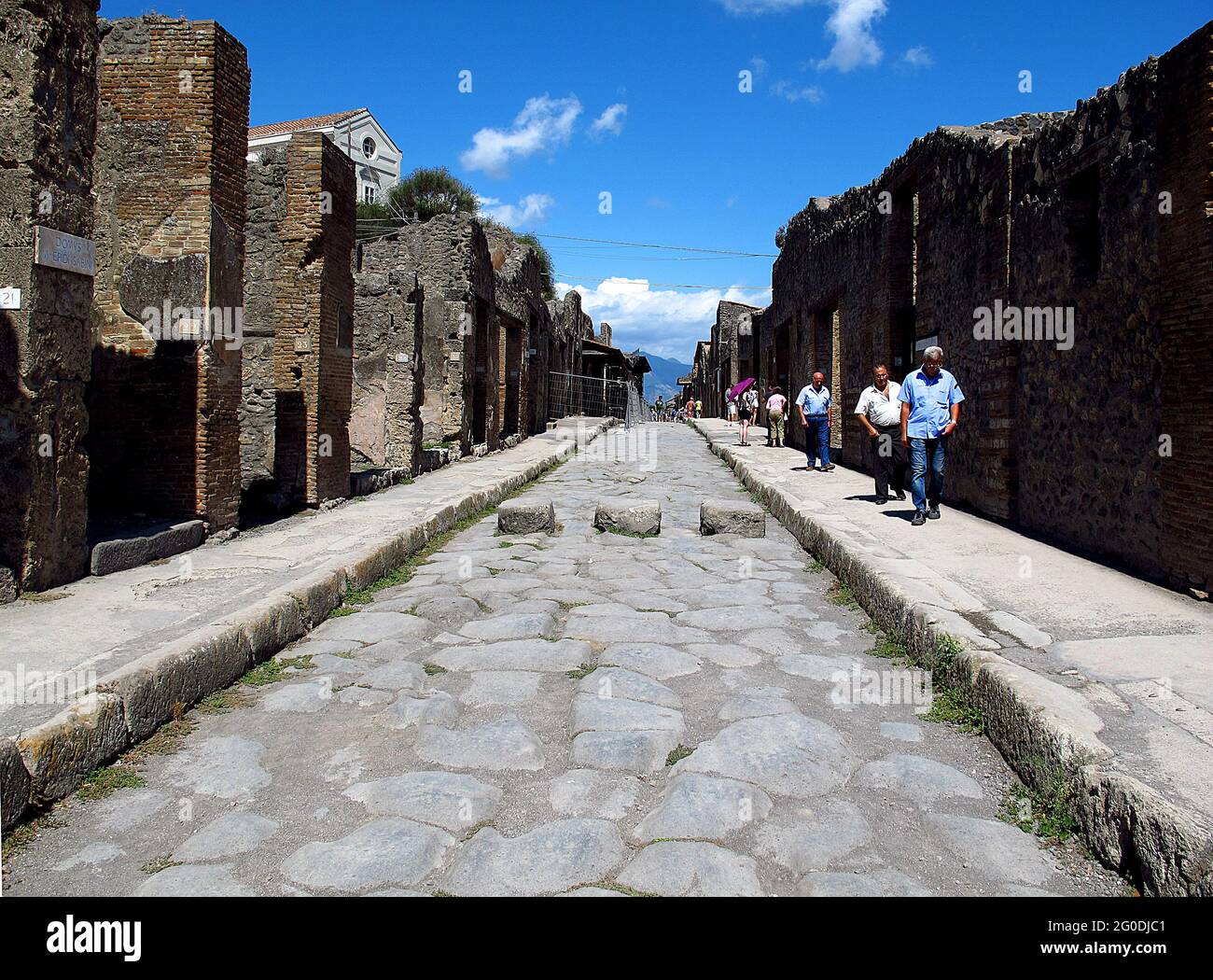 Ancient Roman ruins in Pompeii, Italy Stock Photo - Alamy