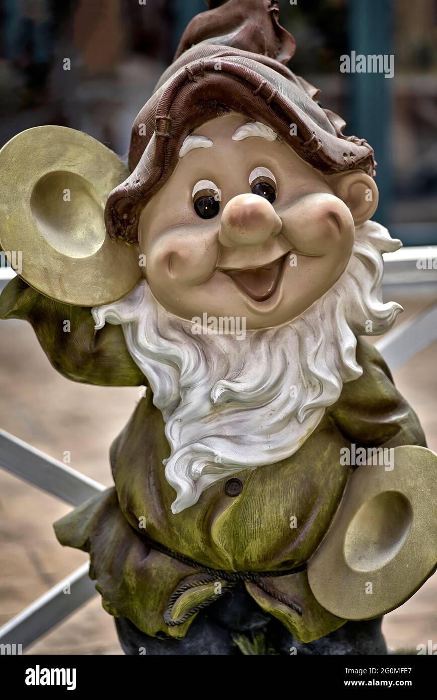 Seven Dwarfs Happy statue of the Snow White and the Seven Dwarfs story