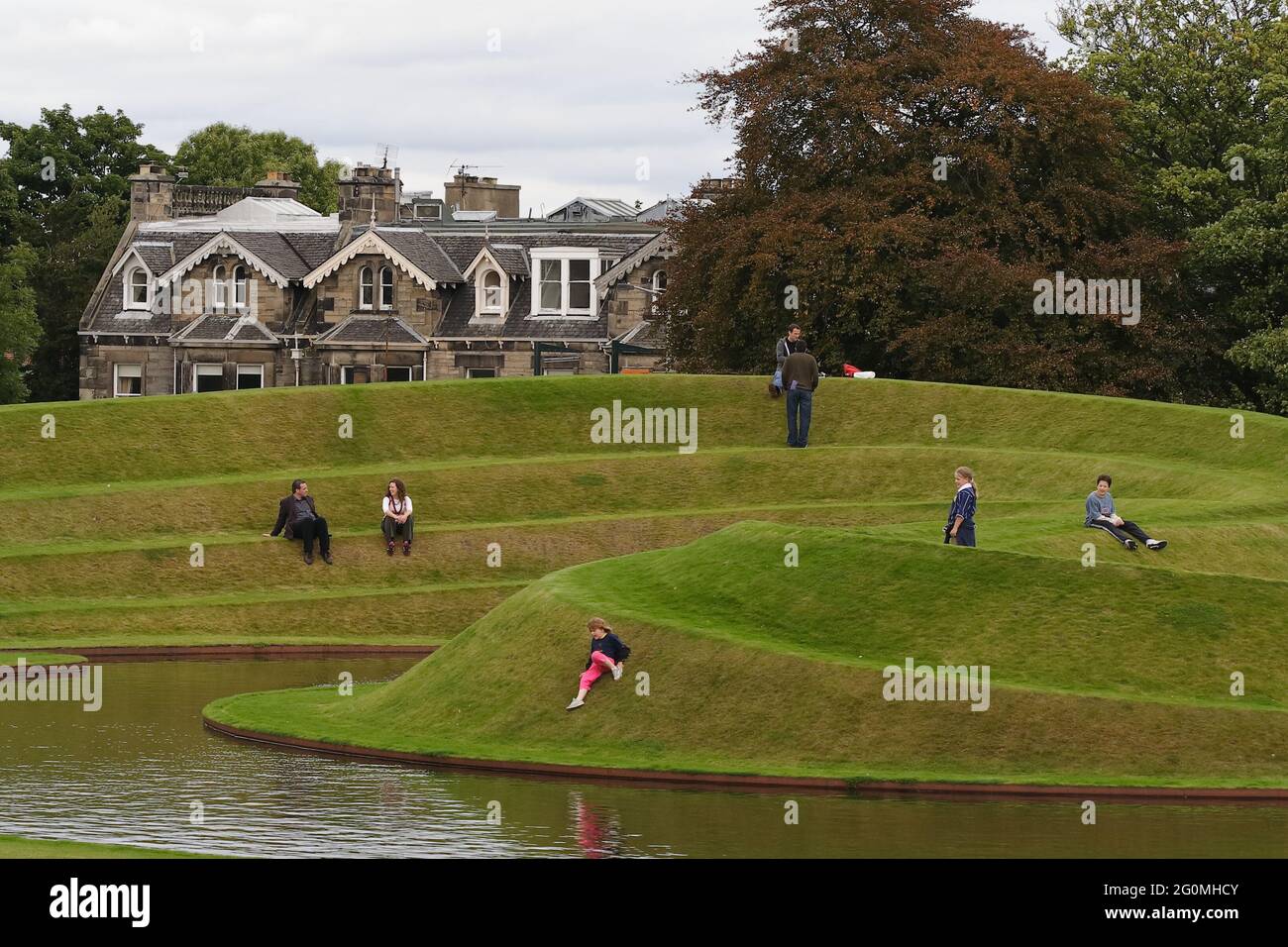 a-combination-of-garden-sculpture-and-land-art-landform-ueda-lies
